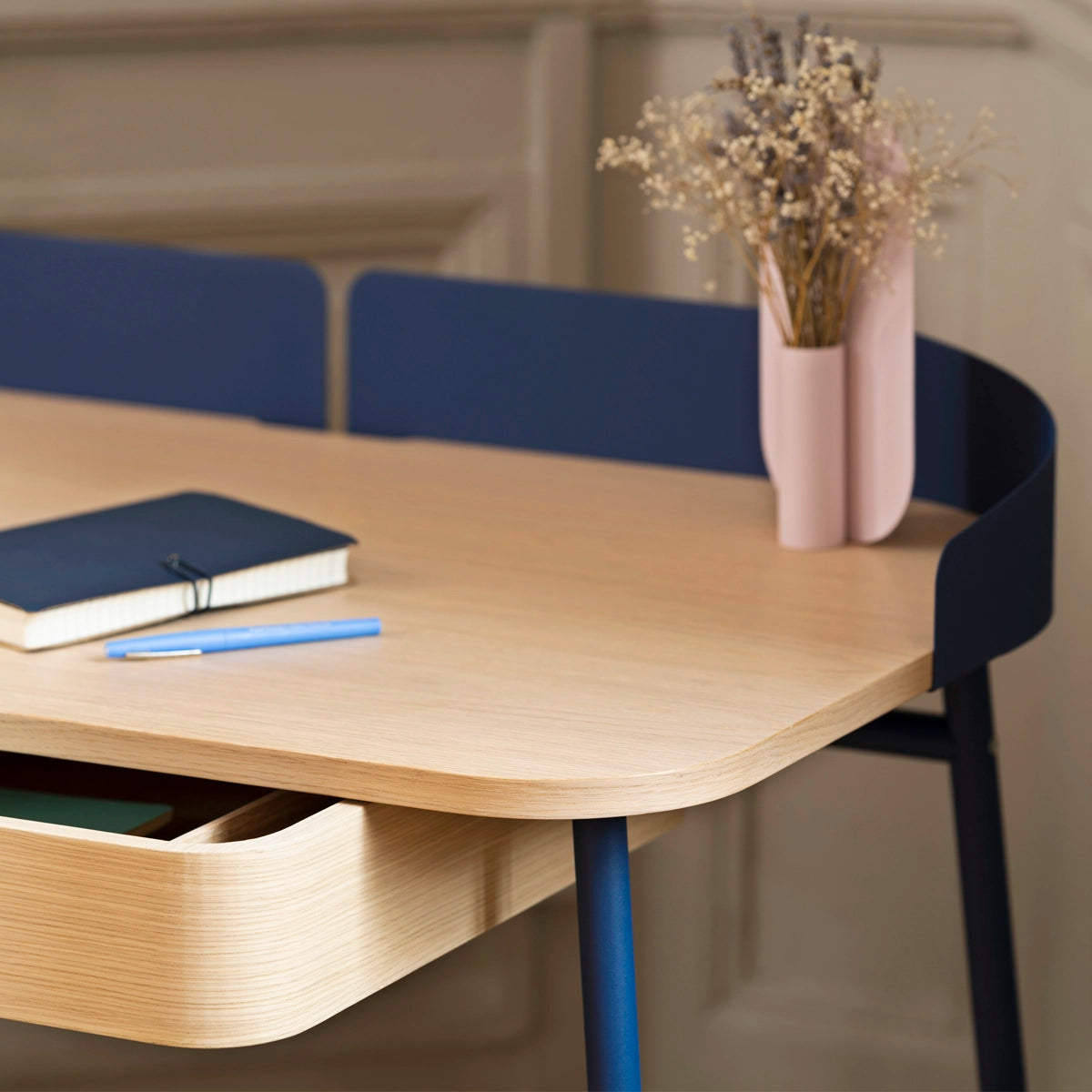 Victor desk, natural oak, matte blue metal